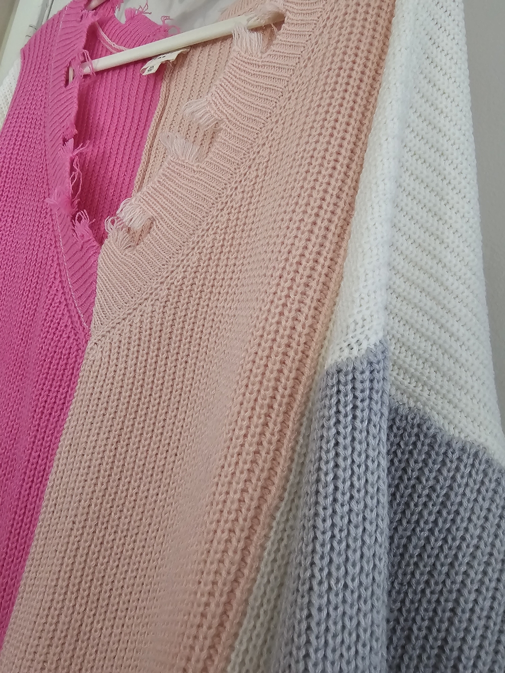Colorblock Distressed V-Neck Sweater - Pink & Peach - Picture 4 of 8
